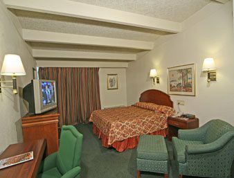 Knights Inn Ґрінсборо Номер фото